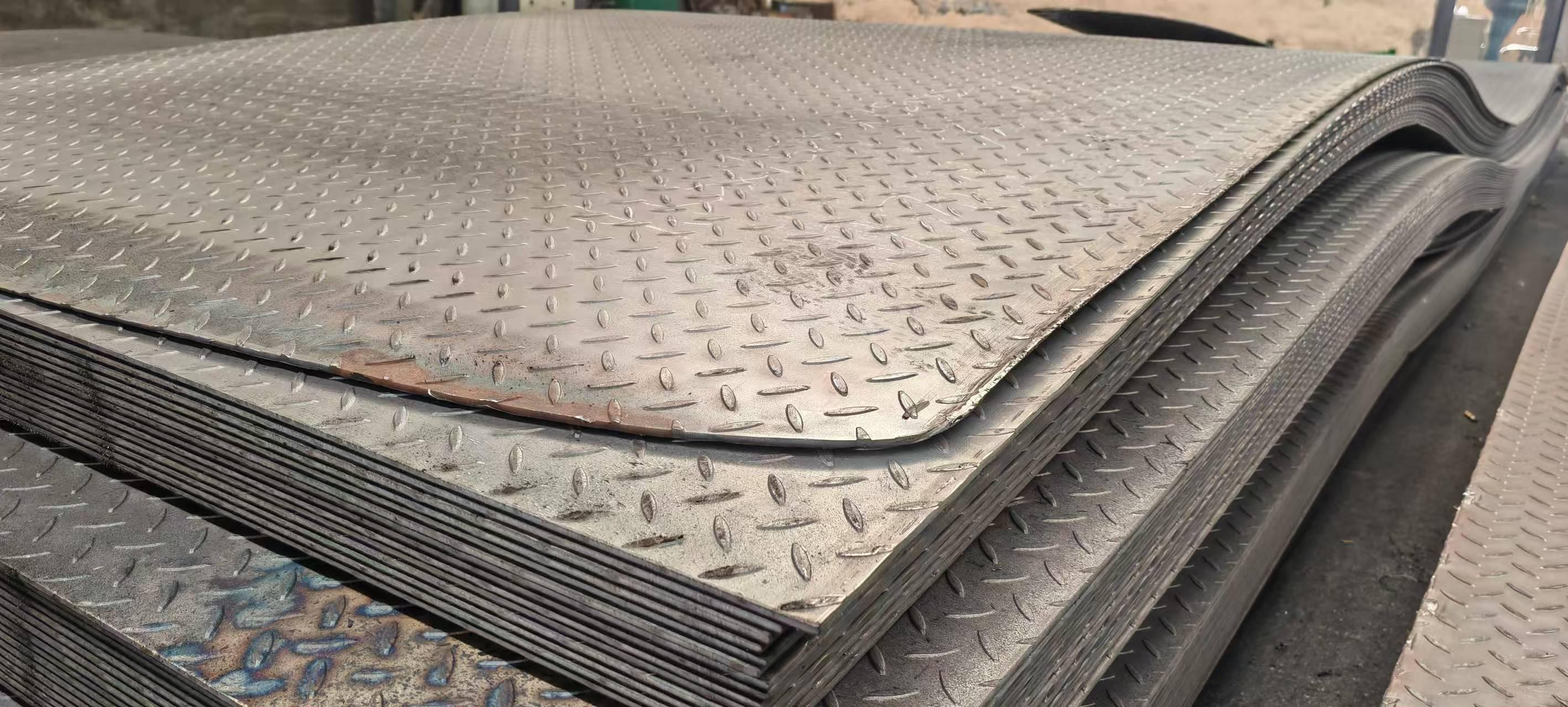 Top Checkered Plate Manufacturer for Durable Industrial Flooring Solutions