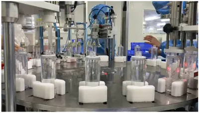 304 Stainless Steel Beautiful Type Double-Head Rotary Water Filling Machine